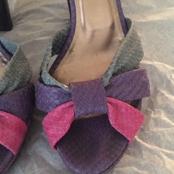 Shoes - Picture 7 of 8